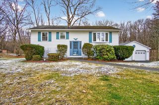 7 Bluebird Court, Waterford, NY 12188