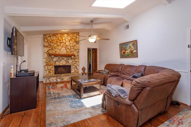 211 STEVENAGE DRIVE, Longwood, FL 32779