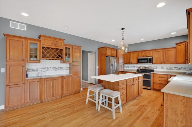 274 S 62nd Street, West Des Moines, IA 50266