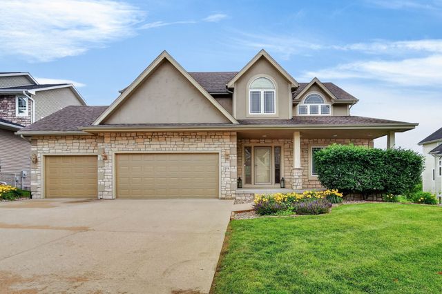 274 S 62nd Street, West Des Moines, IA 50266