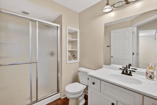 274 S 62nd Street, West Des Moines, IA 50266