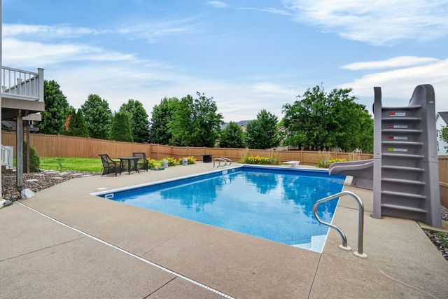 274 S 62nd Street, West Des Moines, IA 50266