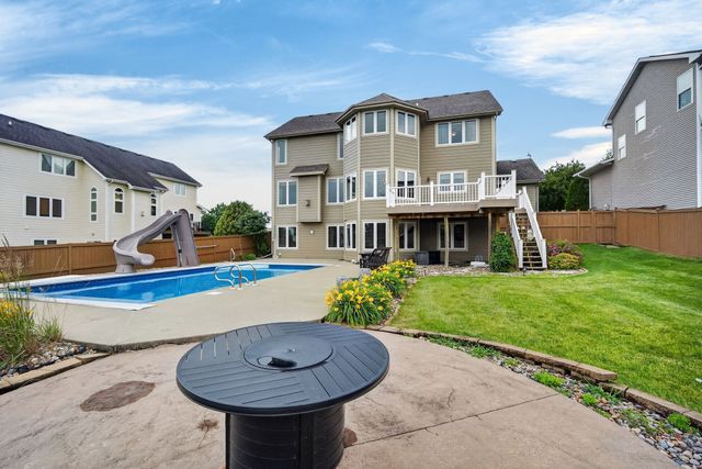 274 S 62nd Street, West Des Moines, IA 50266