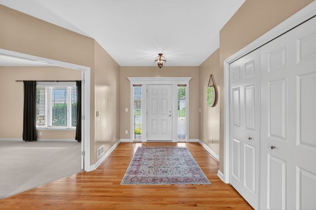 274 S 62nd Street, West Des Moines, IA 50266