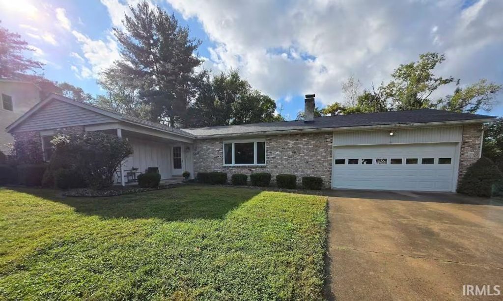 1632 S Sycamore Court, Bloomington, IN 47401