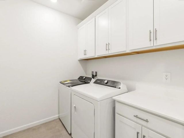 2261 Hewins St, Manteca, CA 95337