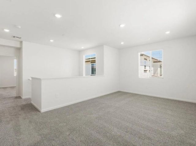 2261 Hewins St, Manteca, CA 95337