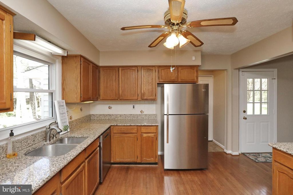 Image 16 of property listing at 4255 SHELTON DR, Pomfret, MD 20675
