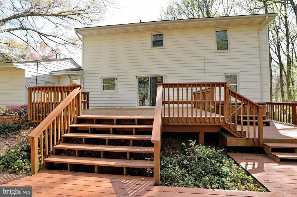 Image 37 of property listing at 4255 SHELTON DR, Pomfret, MD 20675