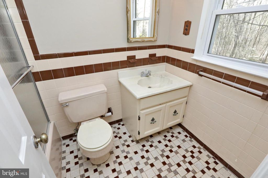 Image 46 of property listing at 4255 SHELTON DR, Pomfret, MD 20675