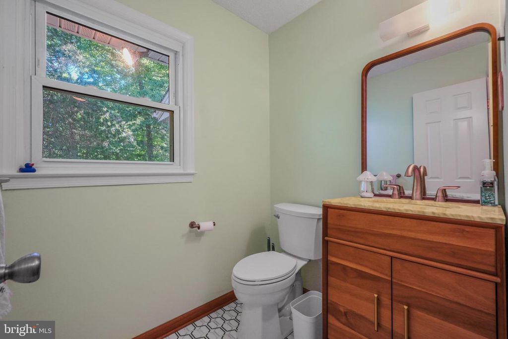 Image 66 of property listing at 4255 SHELTON DR, Pomfret, MD 20675