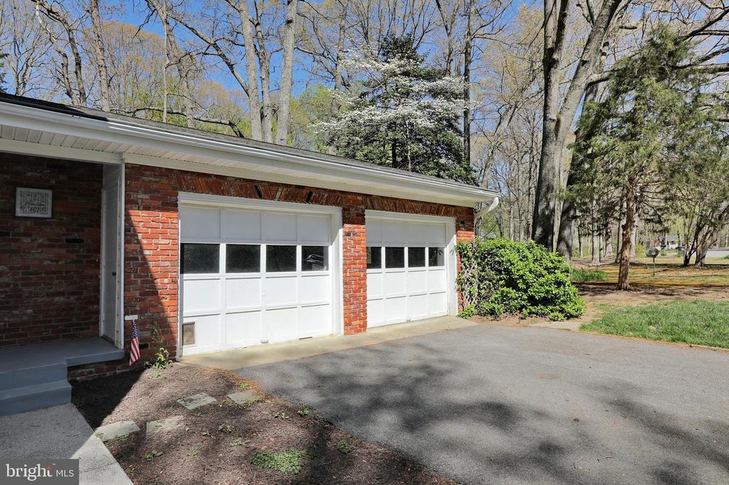 Image 72 of property listing at 4255 SHELTON DR, Pomfret, MD 20675