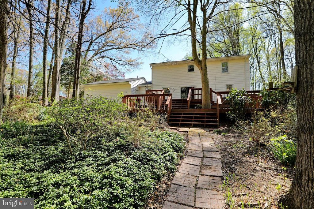 Image 75 of property listing at 4255 SHELTON DR, Pomfret, MD 20675