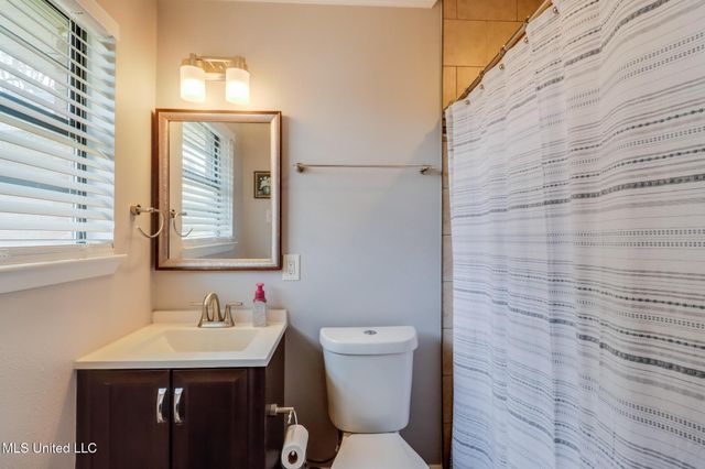 830 Bluewood Drive, Biloxi, MS 39532