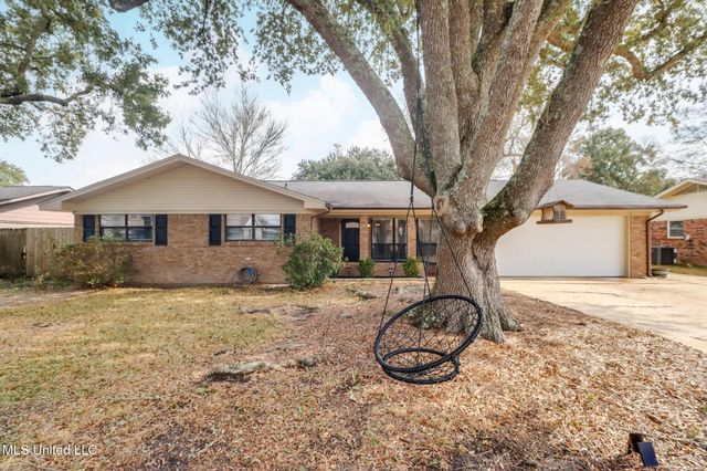 830 Bluewood Drive, Biloxi, MS 39532