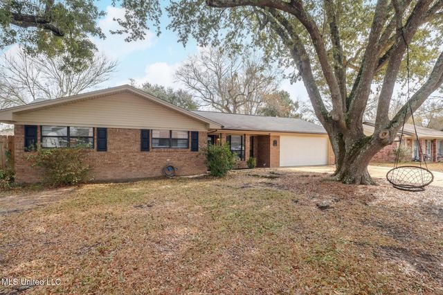 830 Bluewood Drive, Biloxi, MS 39532