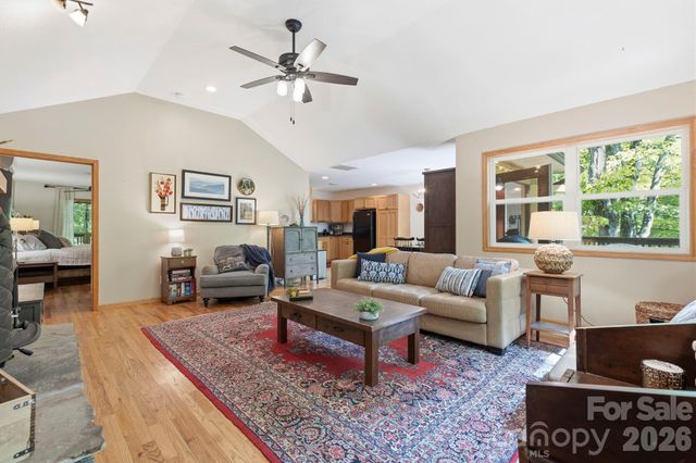 500 Winter Star Road, Burnsville, NC 28714
