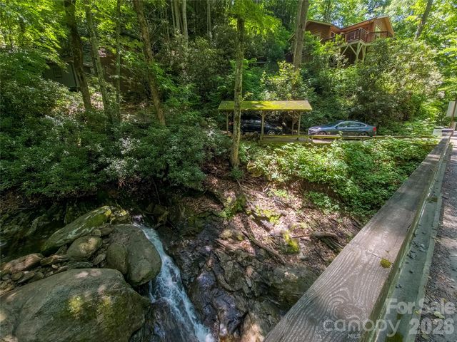 500 Winter Star Road, Burnsville, NC 28714