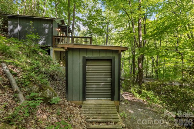 500 Winter Star Road, Burnsville, NC 28714