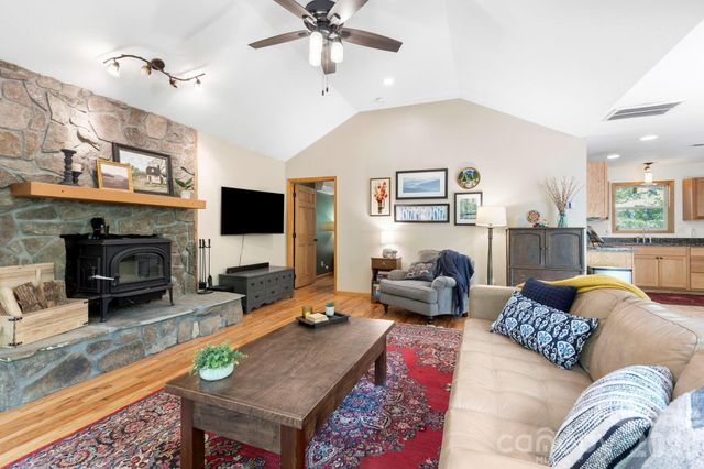 500 Winter Star Road, Burnsville, NC 28714