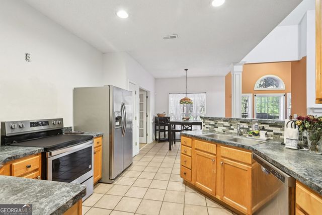 255 Squire Lane, Fayetteville, GA 30214