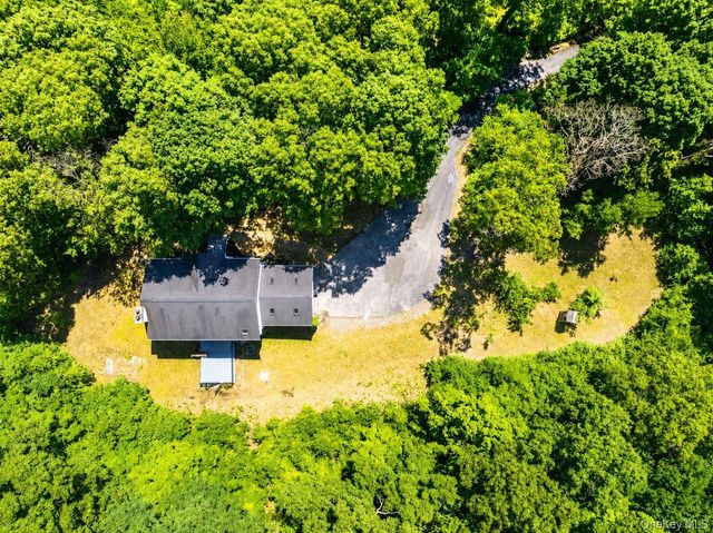 138 Half Moon Road, Highland, NY 12528