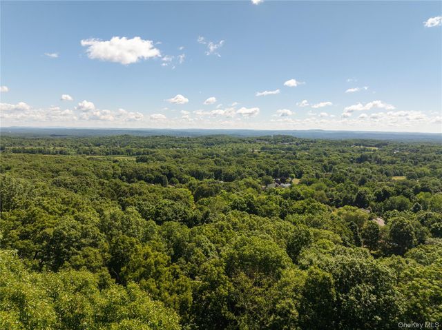 138 Half Moon Road, Highland, NY 12528