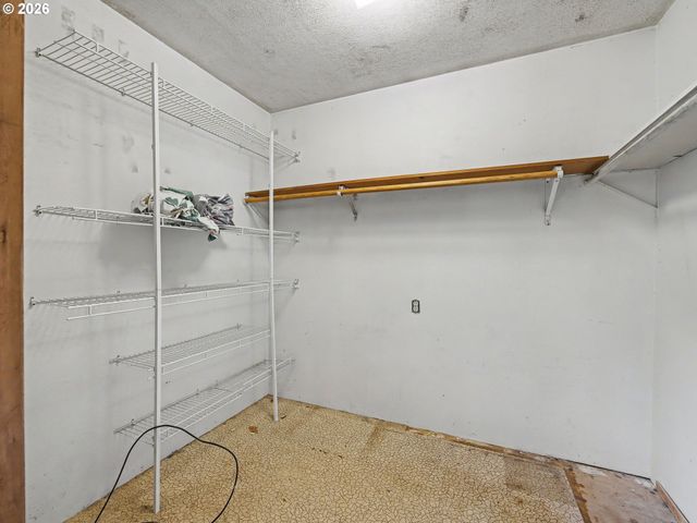 23161 Se BORNSTEDT Rd, Sandy, OR 97055