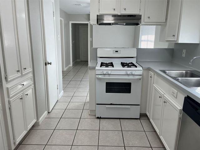 2402 Fawnwood Lane, Spring, TX 77386