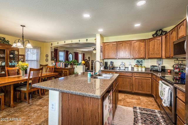 1456 E HOLIDAY Drive, Casa Grande, AZ 85122