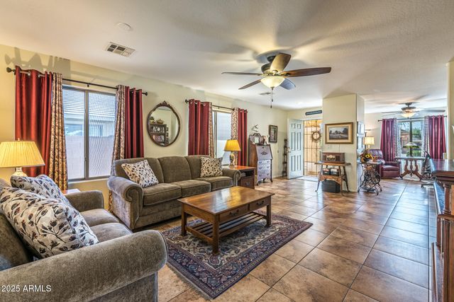 1456 E HOLIDAY Drive, Casa Grande, AZ 85122