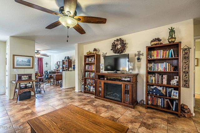 1456 E HOLIDAY Drive, Casa Grande, AZ 85122