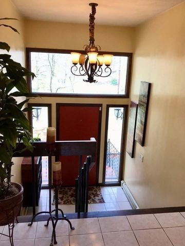 7 Frothingham Rd, Burlington, MA 01803