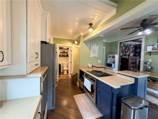 210 Piersol Ave, Bentleyville, PA 15314
