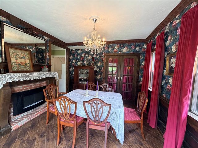 210 Piersol Ave, Bentleyville, PA 15314