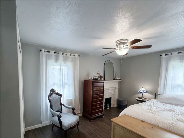 210 Piersol Ave, Bentleyville, PA 15314