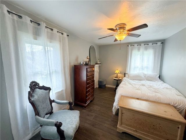 210 Piersol Ave, Bentleyville, PA 15314