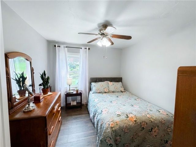 210 Piersol Ave, Bentleyville, PA 15314