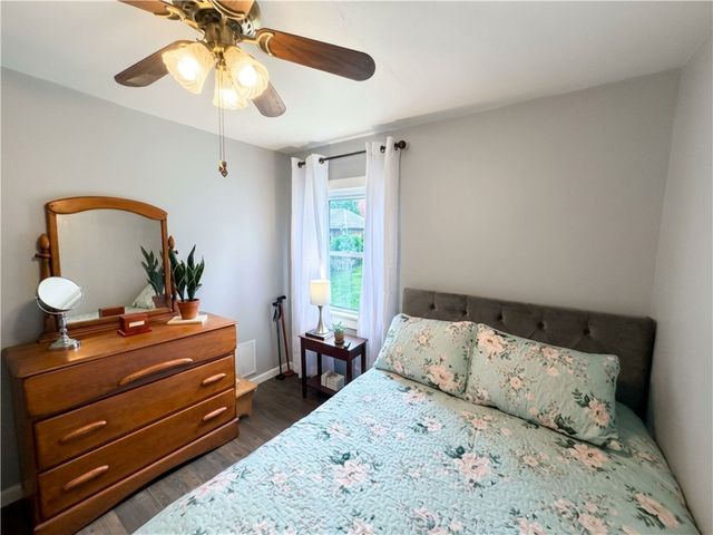 210 Piersol Ave, Bentleyville, PA 15314