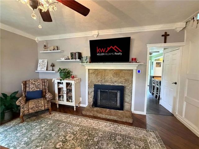 210 Piersol Ave, Bentleyville, PA 15314