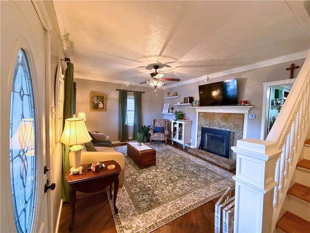 210 Piersol Ave, Bentleyville, PA 15314