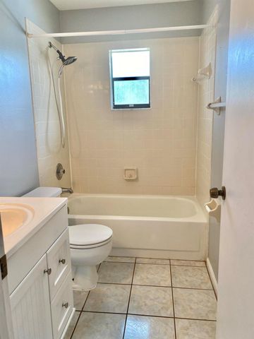 5330 Elmhurst Road G, West Palm Beach, FL 33417