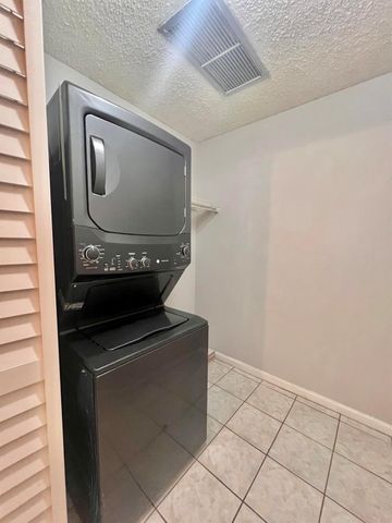 5330 Elmhurst Road G, West Palm Beach, FL 33417