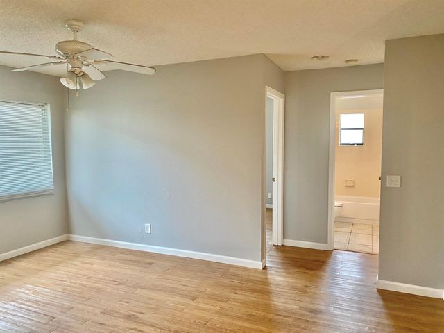 5330 Elmhurst Road G, West Palm Beach, FL 33417