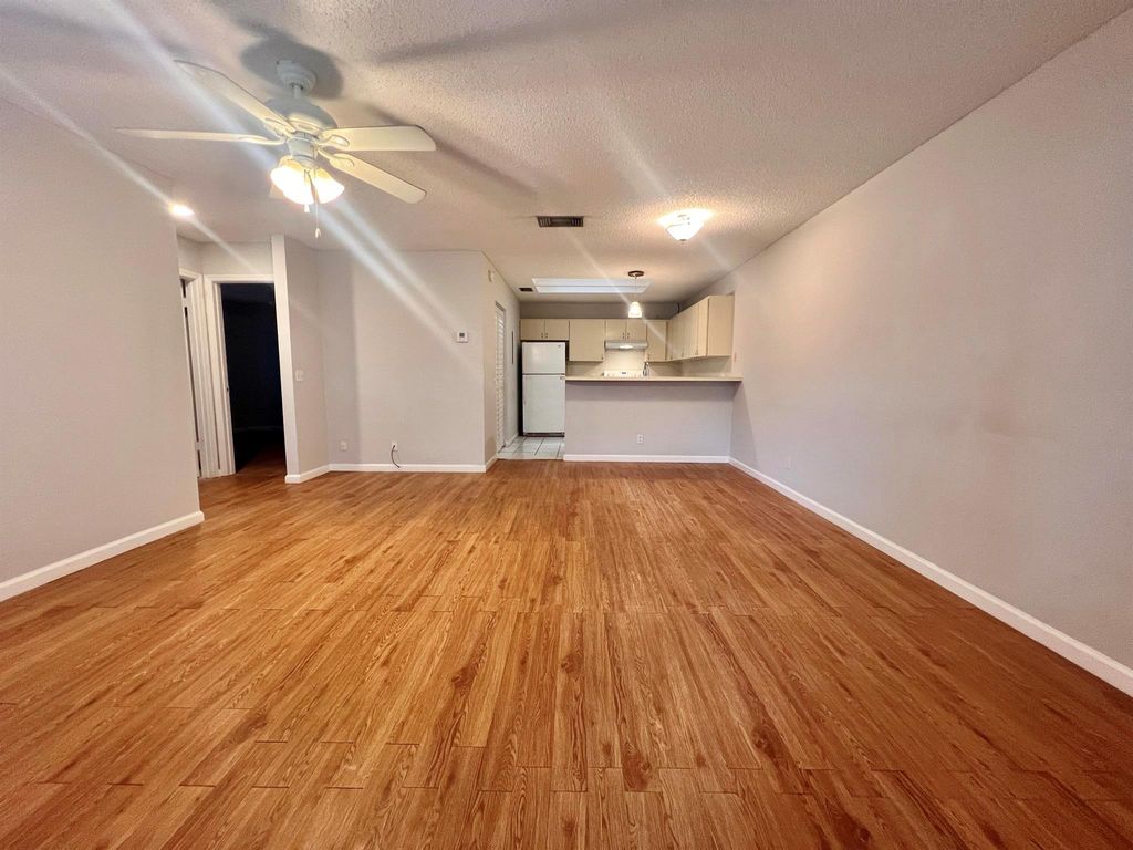 5330 Elmhurst Road G, West Palm Beach, FL 33417