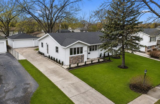 8766.. S 83RD CT.. Avenue, Hickory Hills, IL 60457