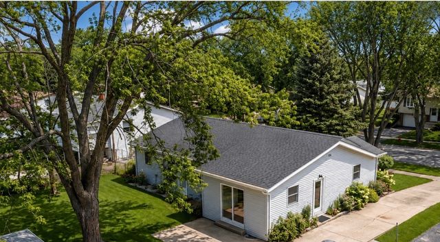 8766.. S 83RD CT.. Avenue, Hickory Hills, IL 60457