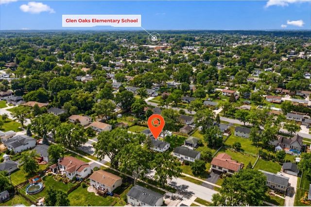 8766.. S 83RD CT.. Avenue, Hickory Hills, IL 60457