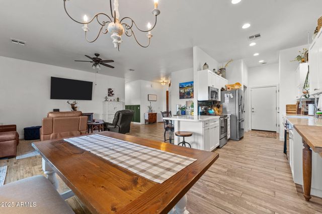 25516 W HUNTER Drive, Wittmann, AZ 85361