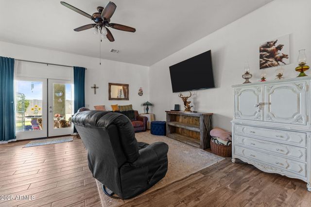 25516 W HUNTER Drive, Wittmann, AZ 85361